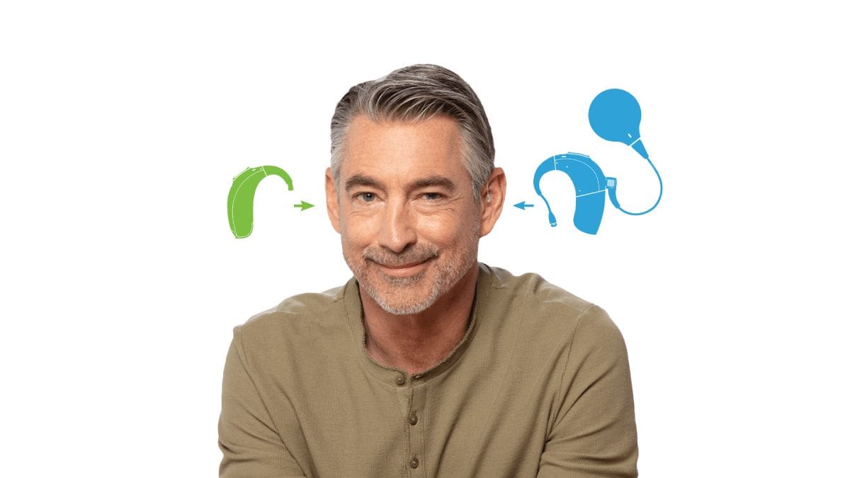 איש מבוגר עם מכשיר שמיעה